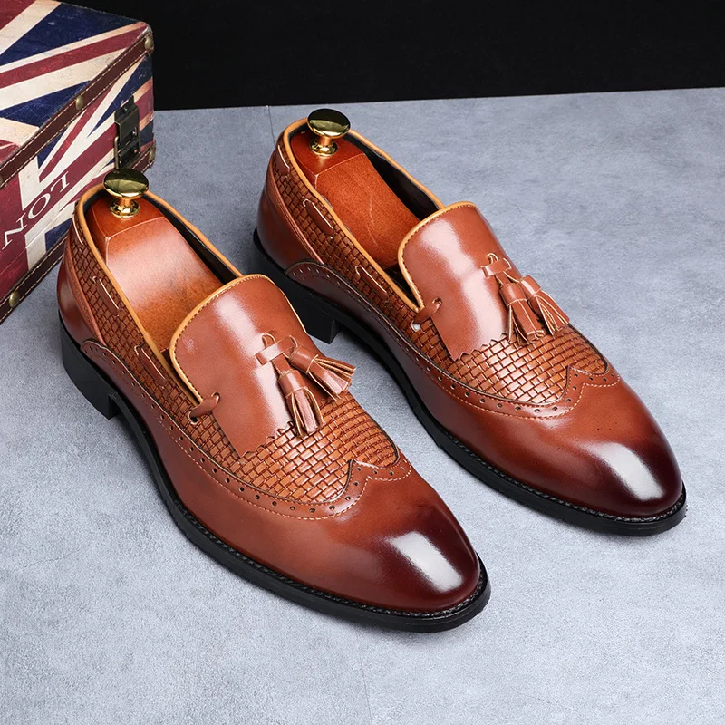 High Quality Men Tassel Loafers Italian Dress Shoes Casual Loafer Men Wedding Party Shoes Male Designer Leather Shoes H382
High Quality Men Tassel Loafers Italian Dress Shoes Casual Loafer Men Wedding Party Shoes Male Designer Leather Shoes H382