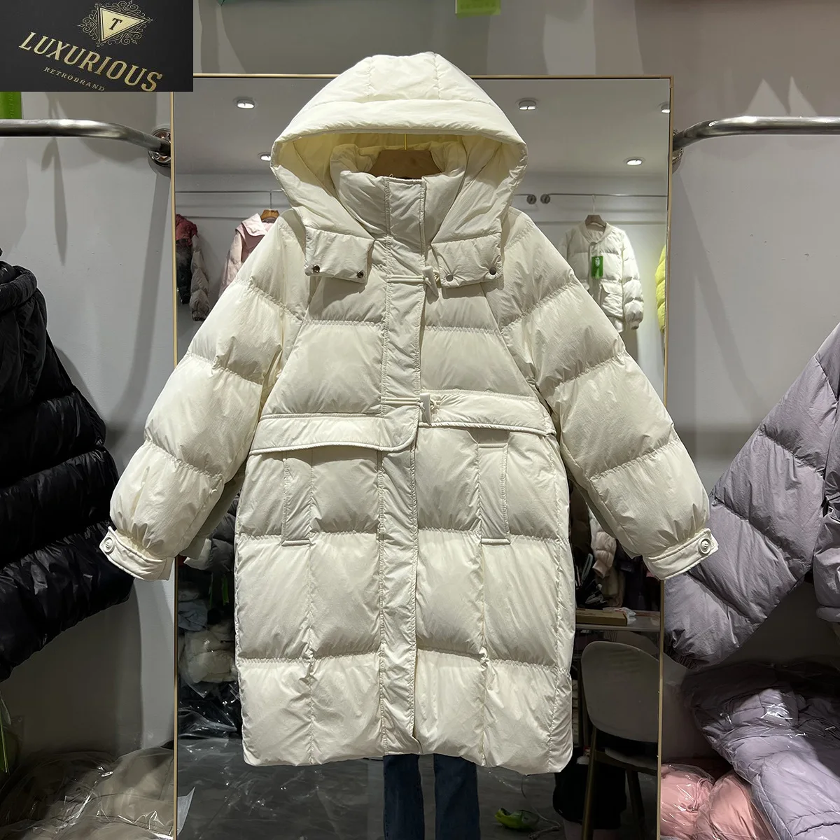 Женский пуховик средней длины, теплый толстый пуховик с капюшоном и пряжкой в виде рога, 2023
Женский пуховик средней длины, теплый толстый пуховик с капюшоном и пряжкой в виде рога, 2023