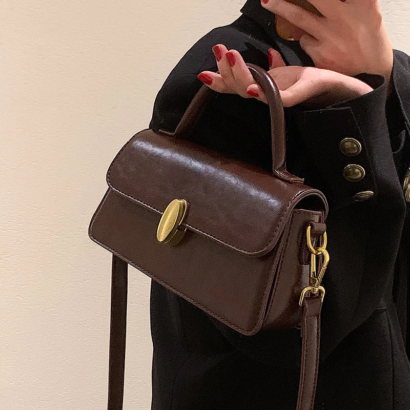 Vintage Small Tote Bag 2022 Hit Spring PU Leather Crossbody Sling Bags Woman Designer Handbag Luxury Brand Shoulder Side Bag
Vintage Small Tote Bag 2022 Hit Spring PU Leather Crossbody Sling Bags Woman Designer Handbag Luxury Brand Shoulder Side Bag