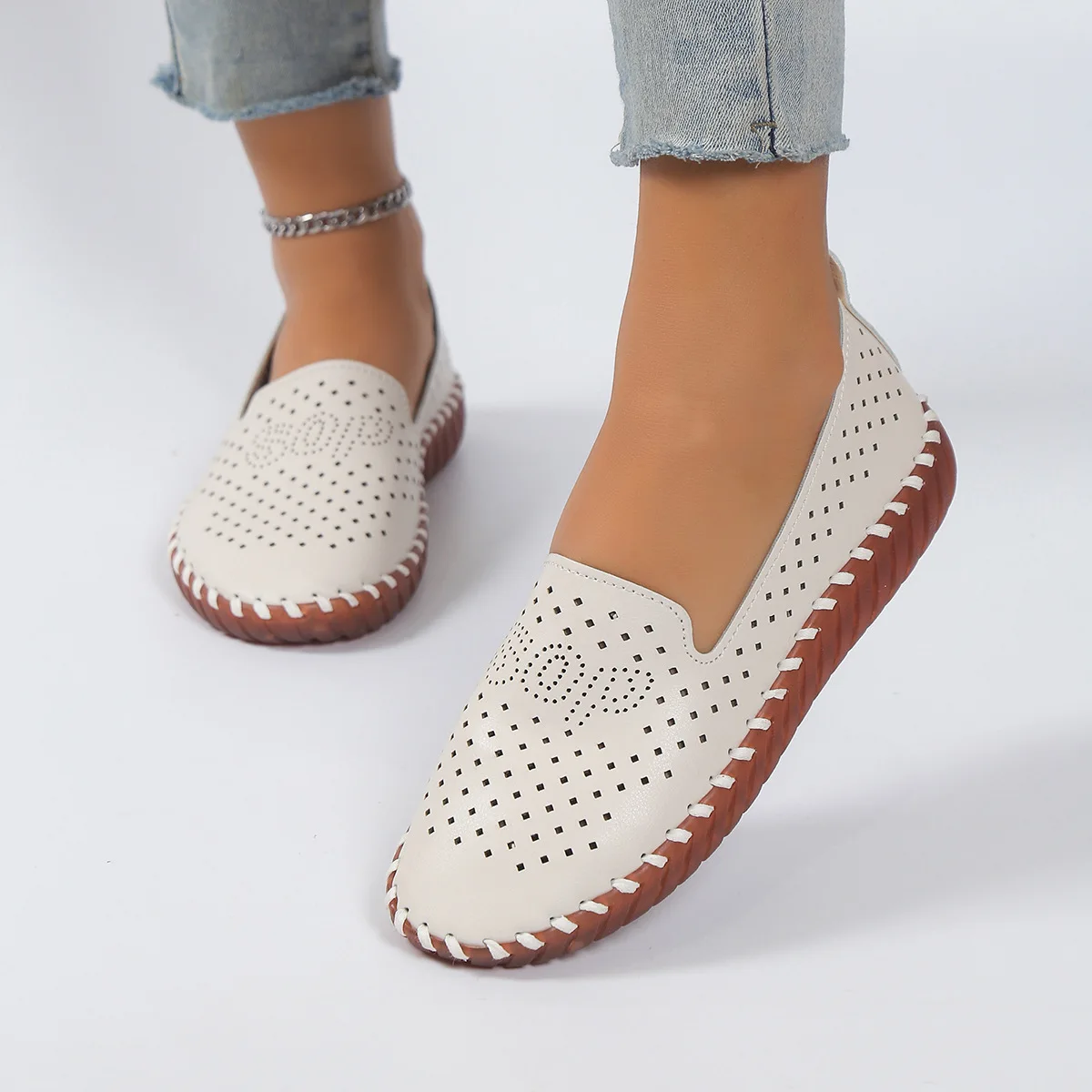 Women's Flat Shoes 2023 Summer Vintage Breathable Hollow Out Women's Casual Shoes Slip on Ladies Walking Shoes Female Loafers
Women's Flat Shoes 2023 Summer Vintage Breathable Hollow Out Women's Casual Shoes Slip on Ladies Walking Shoes Female Loafers