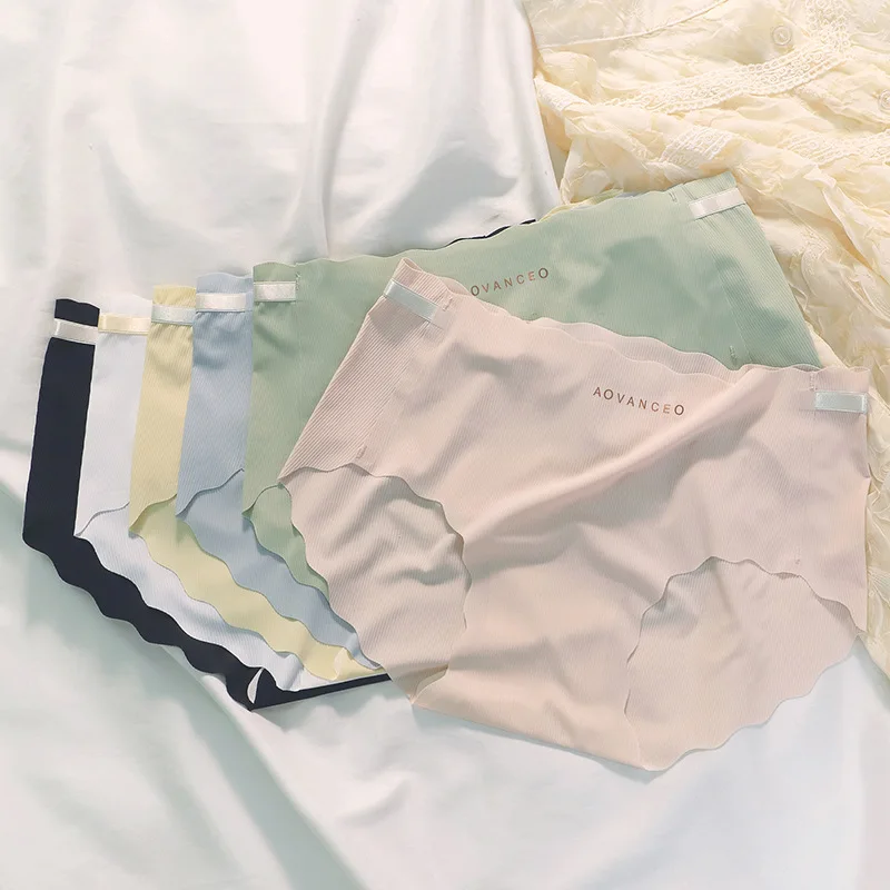 

3D Peach Butt Seamless Ice Silk Women's Underwear Pure Cotton Crotch Naked Feeling Breathable Little Fresh Cute Girl Briefs