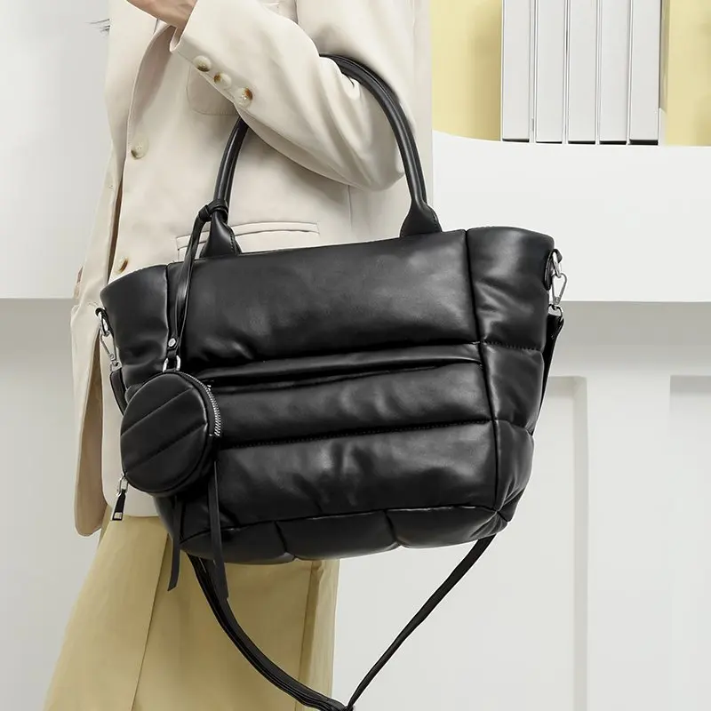 New Winter Big Shoulder Bag Space Cotton Handbag Woman Casual Tote Down Diagonal Bags Feather Padded Ladies Shopping Pack
New Winter Big Shoulder Bag Space Cotton Handbag Woman Casual Tote Down Diagonal Bags Feather Padded Ladies Shopping Pack