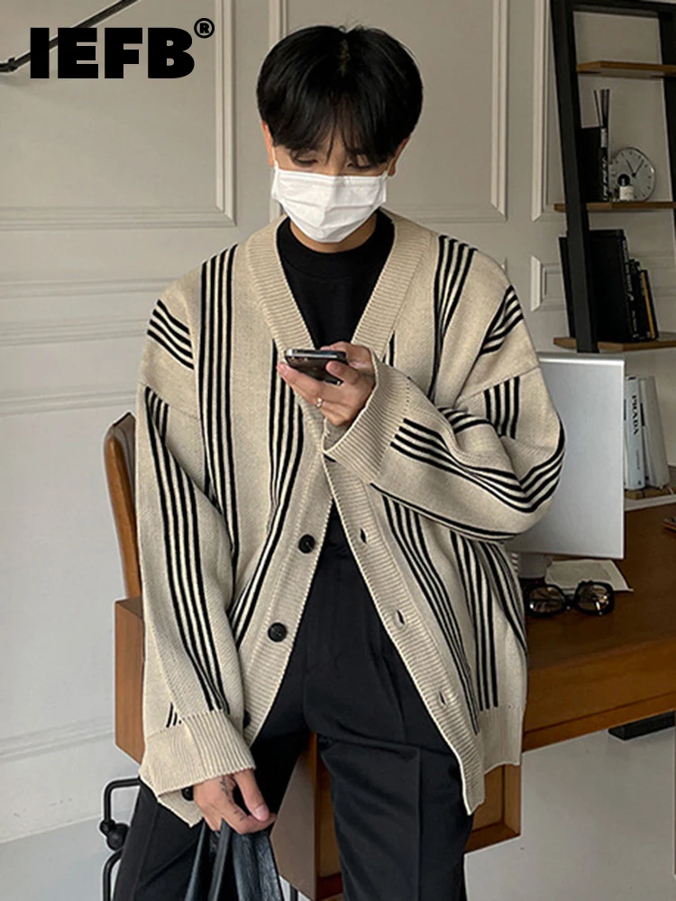 IEFB Men's Cardigan Sweater Autumn Korean Fashion Loose Casual V-neck Striped Trend 2023 Contrast Color Male Tops 9A5789
IEFB Men's Cardigan Sweater Autumn Korean Fashion Loose Casual V-neck Striped Trend 2023 Contrast Color Male Tops 9A5789
