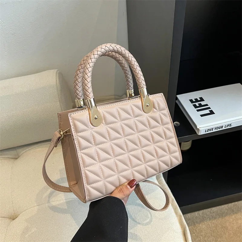 High Quality Plaid Shoulder Bags for Women Square Handbags Chain Strap Large Capacity Crossbody Bag New2023 Fashion Chain Luxury
High Quality Plaid Shoulder Bags for Women Square Handbags Chain Strap Large Capacity Crossbody Bag New2023 Fashion Chain Luxury