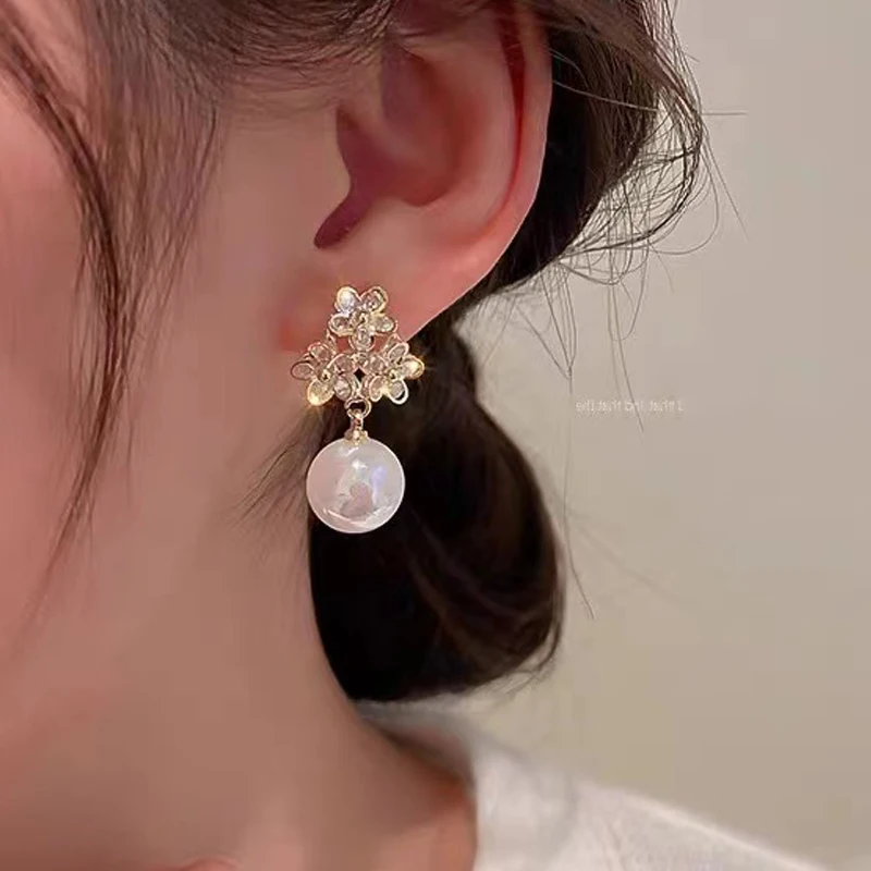 Trendy Elegant Shiny Colorful Pearl Pendant Earrings for Women Girl Bridal Wedding Party Shiny Jewelry
Trendy Elegant Shiny Colorful Pearl Pendant Earrings for Women Girl Bridal Wedding Party Shiny Jewelry