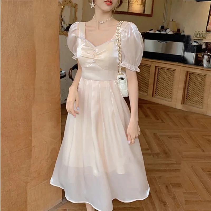 2022 new summer skirt fashion high-end solid color French puff sleeves square neck streamer twilight gauze women's dress
2022 new summer skirt fashion high-end solid color French puff sleeves square neck streamer twilight gauze women's dress