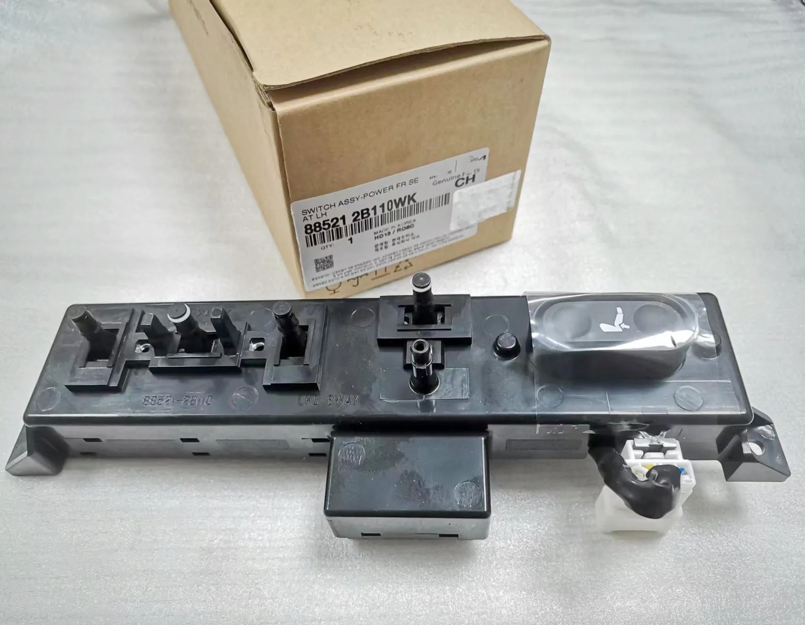 Genuine left seat adjustment switch adjust power seat switch for hyundai Santa Fe 2005-2012 885212B110 885212B110WK
Genuine left seat adjustment switch adjust power seat switch for hyundai Santa Fe 2005-2012 885212B110 885212B110WK
