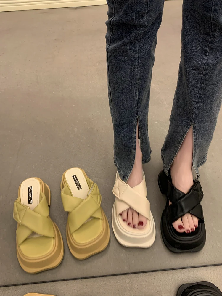 Шлепанцы на танкетке женские, сланцы, обувь на высоком каблуке, модные роскошные сандалии на платформе, из экокожи и ТПР, на высоком каблуке, ...
Шлепанцы на танкетке женские, сланцы, обувь на высоком каблуке, модные роскошные сандалии на платформе, из экокожи и ТПР, на высоком каблуке, ...