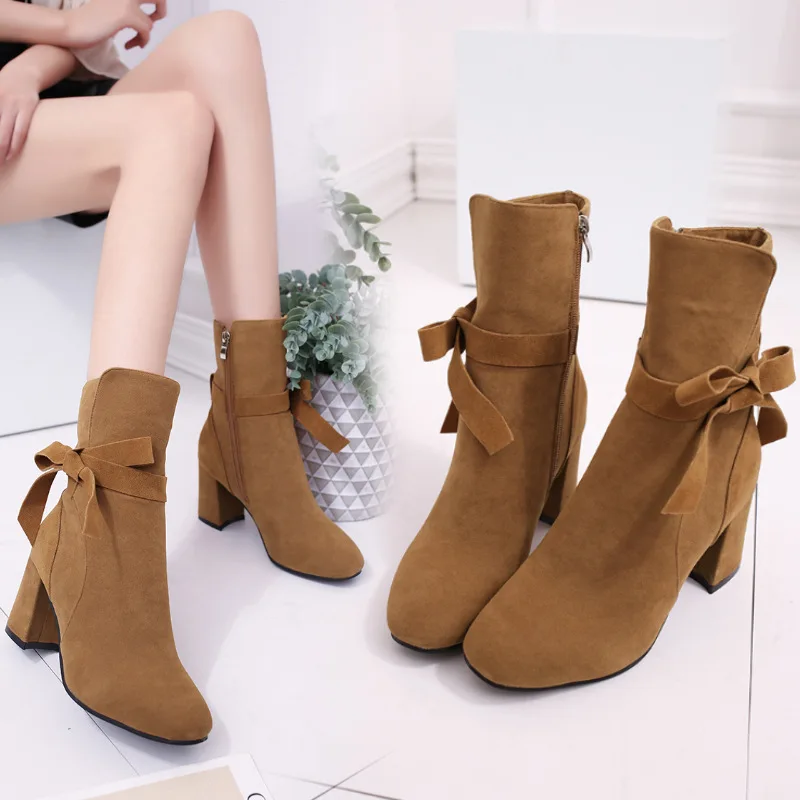 2020 winter new women's boots fashion bow mid-tube trendy women's shoes thick heel comfortable Martin boots
2020 winter new women's boots fashion bow mid-tube trendy women's shoes thick heel comfortable Martin boots