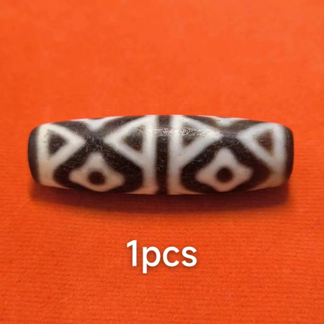 1pcs/lot Pure Natural Special Rare Agate Dzi Refreshing white brown Weathered Horseshoe clear pattern Beautiful ancient charm
1pcs/lot Pure Natural Special Rare Agate Dzi Refreshing white brown Weathered Horseshoe clear pattern Beautiful ancient charm