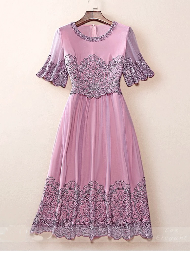 Runway 2022 Summer Elegant Dress Women Purple Red Vintage Embroidery Mesh High Quality Ladies Party Midi
Runway 2022 Summer Elegant Dress Women Purple Red Vintage Embroidery Mesh High Quality Ladies Party Midi