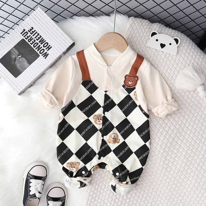 Infants Jumpsuits 2023 Spring Cartoon Bear Pne-piece Romper Male Baby Gentleman British Style Fake Two Romper Bodysuit Jumpsuit
Infants Jumpsuits 2023 Spring Cartoon Bear Pne-piece Romper Male Baby Gentleman British Style Fake Two Romper Bodysuit Jumpsuit