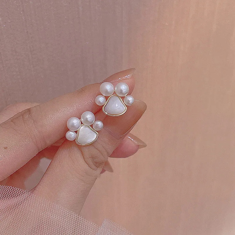 S925 Silver Needle Cat Claw Earrings Female Korean Version Cute Cute Kitten Earrings Simple Personality Girl Student Earrings
S925 Silver Needle Cat Claw Earrings Female Korean Version Cute Cute Kitten Earrings Simple Personality Girl Student Earrings