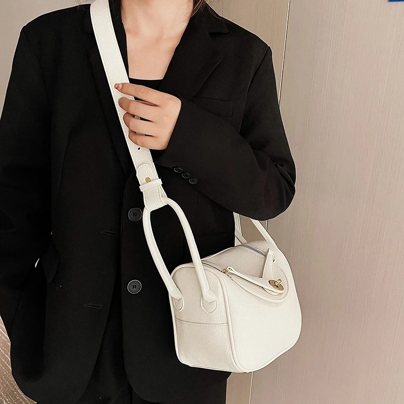 Bags for Women Fashion Handbags All Match Shoulder Tote Trend Female Shoulder Messenger Bags Brand PU Leather Crossbody Pack
Bags for Women Fashion Handbags All Match Shoulder Tote Trend Female Shoulder Messenger Bags Brand PU Leather Crossbody Pack