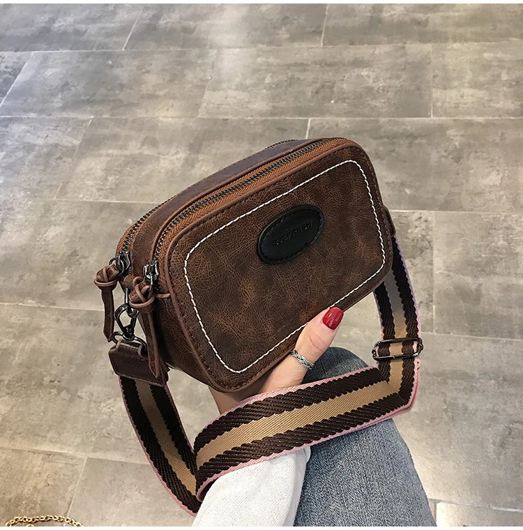 Square Vintage Printing Wide Strap Crossbody Bags PU Leather Lady Shoulder Messenger Bag Small Flap Women Designer Luxury Female
Square Vintage Printing Wide Strap Crossbody Bags PU Leather Lady Shoulder Messenger Bag Small Flap Women Designer Luxury Female