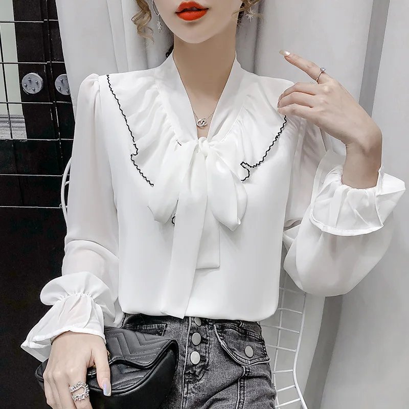 2022 spring new fashion v-neck chiffon long-sleeved shirt white top women's spring and autumn woman top sexy blouse
2022 spring new fashion v-neck chiffon long-sleeved shirt white top women's spring and autumn woman top sexy blouse