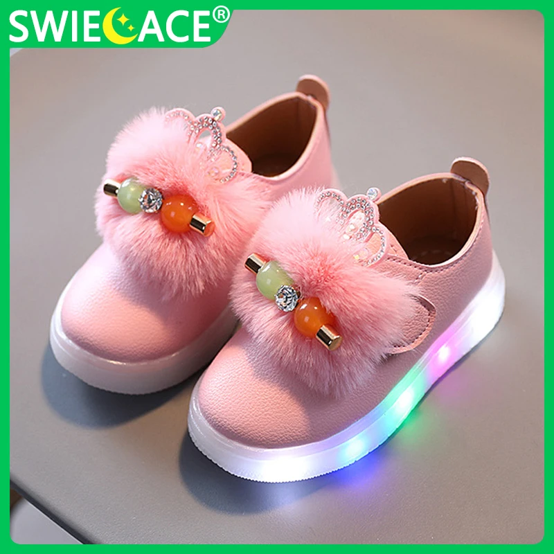 Size 21-30 Girls LED Luminous Shoes Baby Glowing Crown Princess Shoe Casual Shoes Children Sneakers with Lights zapatillas bebe 
Size 21-30 Girls LED Luminous Shoes Baby Glowing Crown Princess Shoe Casual Shoes Children Sneakers with Lights zapatillas bebe