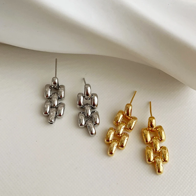 Modern Jewelry Geometric Earrings 2022 New Trend Fashion Golden Silvery Metal Drop Earrings For Women Accessories
Modern Jewelry Geometric Earrings 2022 New Trend Fashion Golden Silvery Metal Drop Earrings For Women Accessories