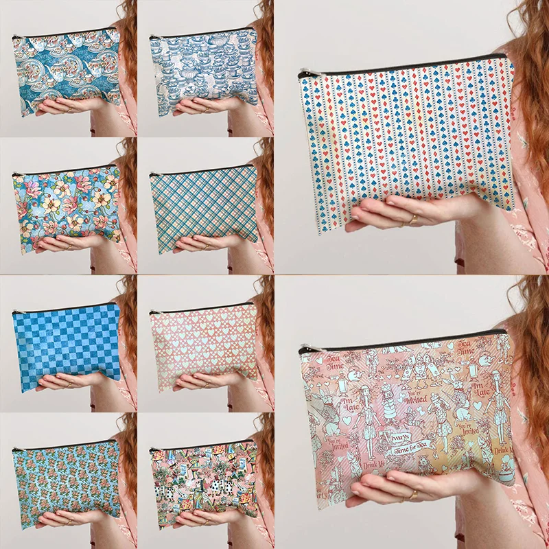 Alice Cartoon Printing Wonderland Cosmetic Bag Folding Female Mother and Baby Cosmetic Bag Heat Transfer Cosmetic Storage Bag
Alice Cartoon Printing Wonderland Cosmetic Bag Folding Female Mother and Baby Cosmetic Bag Heat Transfer Cosmetic Storage Bag