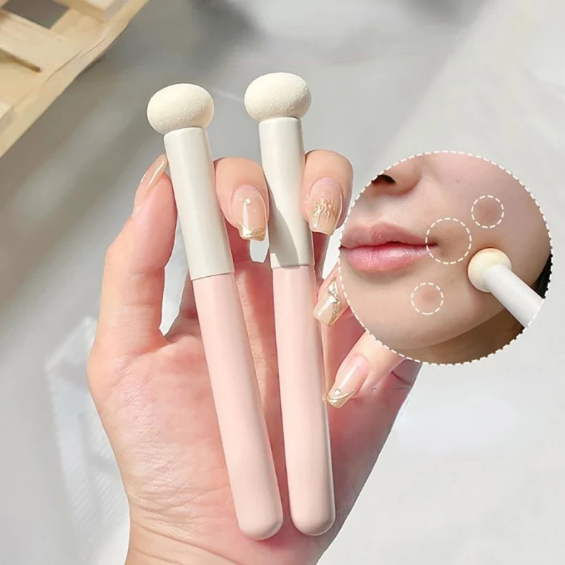 Concealer Makeup Brushes Mushroom Sponge Head Professional Lip Cosmetic Brush Face Foundation Blending Beauty Make Up Tool Women 
Concealer Makeup Brushes Mushroom Sponge Head Professional Lip Cosmetic Brush Face Foundation Blending Beauty Make Up Tool Women