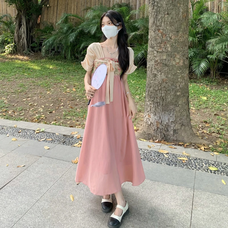 Hanfu improved dress women's summer 2022 new Chinese style gentle design sense square neck waist short sleeve skirt
Hanfu improved dress women's summer 2022 new Chinese style gentle design sense square neck waist short sleeve skirt
