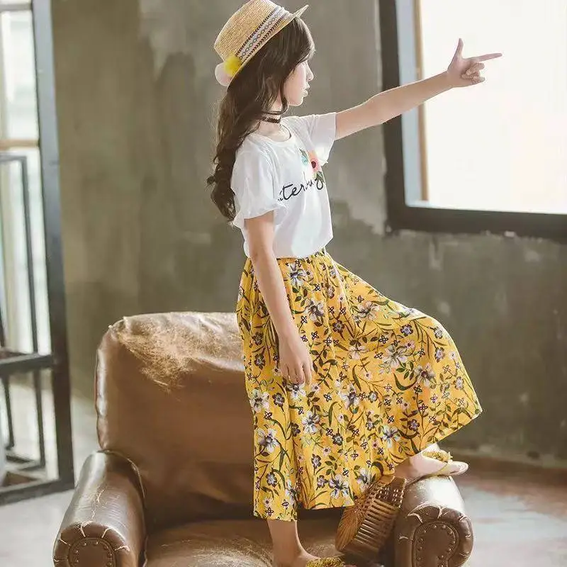 2023 Casual Trendy Children's Short-sleeved Wide Leg Trousers Two-piece Girls Sets Summer Sports Suits for School Students
2023 Casual Trendy Children's Short-sleeved Wide Leg Trousers Two-piece Girls Sets Summer Sports Suits for School Students