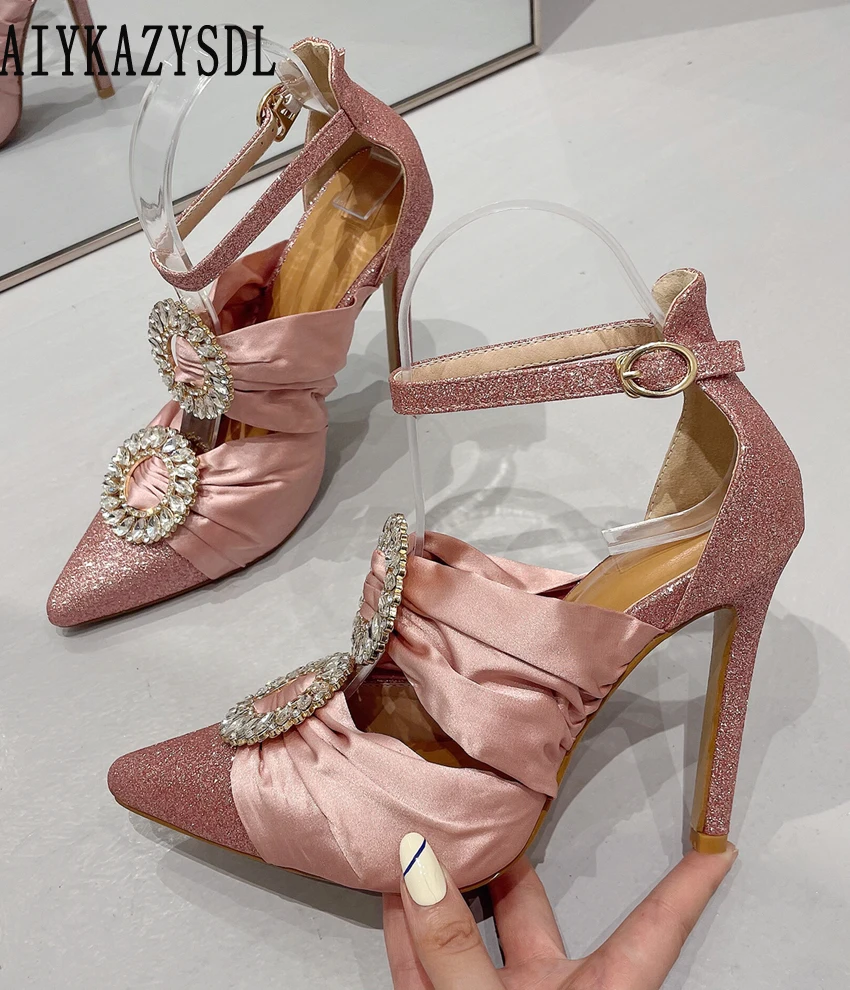 Атласные туфли AIYKAZYSDL стразы из хрустального шелка с ремешком на щиколотке туфли на высоком каблуке с вырезами туфли на шпильке Свадебные мо...
Атласные туфли AIYKAZYSDL стразы из хрустального шелка с ремешком на щиколотке туфли на высоком каблуке с вырезами туфли на шпильке Свадебные мо...