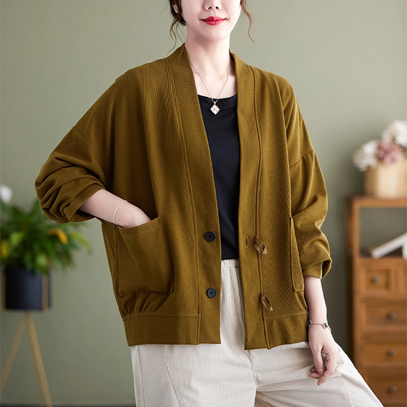 Casual Sportswear Coat Women's Autumn Loose V-neck Long Sleeve Cardigan Two Button Cotton Top 
Casual Sportswear Coat Women's Autumn Loose V-neck Long Sleeve Cardigan Two Button Cotton Top