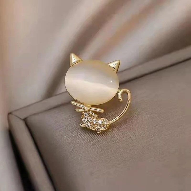 Elegant Rhinestone Opal Stone Moon Cat Brooch Pin Cute Kitten Animal Crystal Corsage Brooches Clothes Accessories Gift Party
Elegant Rhinestone Opal Stone Moon Cat Brooch Pin Cute Kitten Animal Crystal Corsage Brooches Clothes Accessories Gift Party