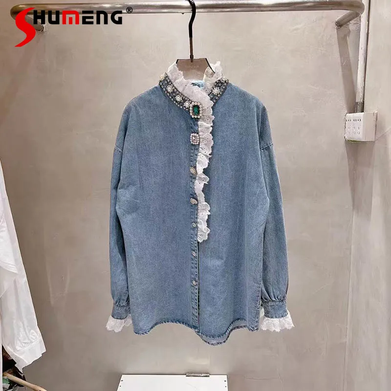 Loose Fashion Beads Rhinestones Denim Shirt 2022 Spring New Woman's Blue Lace Stand Collar Single-breasted Patchwork Blouses
Loose Fashion Beads Rhinestones Denim Shirt 2022 Spring New Woman's Blue Lace Stand Collar Single-breasted Patchwork Blouses