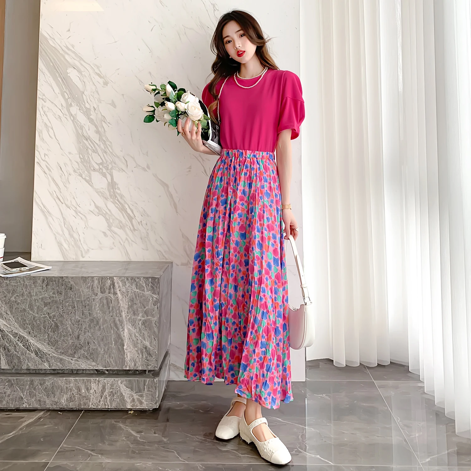 Summer Retro Pearl Chain Temperament Puff Sleeve T-Shirt And Floral Print Pleated Long Skirt Sweet 2Piece Set 
Summer Retro Pearl Chain Temperament Puff Sleeve T-Shirt And Floral Print Pleated Long Skirt Sweet 2Piece Set