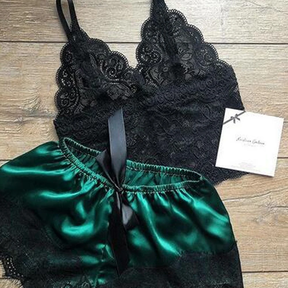 Women's Sleepwear Silk Sexy Lace Shorts Pajama Set Black Lace V-Neck Pyjamas Set Sleeveless Nightwear Womens Underwear
Women's Sleepwear Silk Sexy Lace Shorts Pajama Set Black Lace V-Neck Pyjamas Set Sleeveless Nightwear Womens Underwear