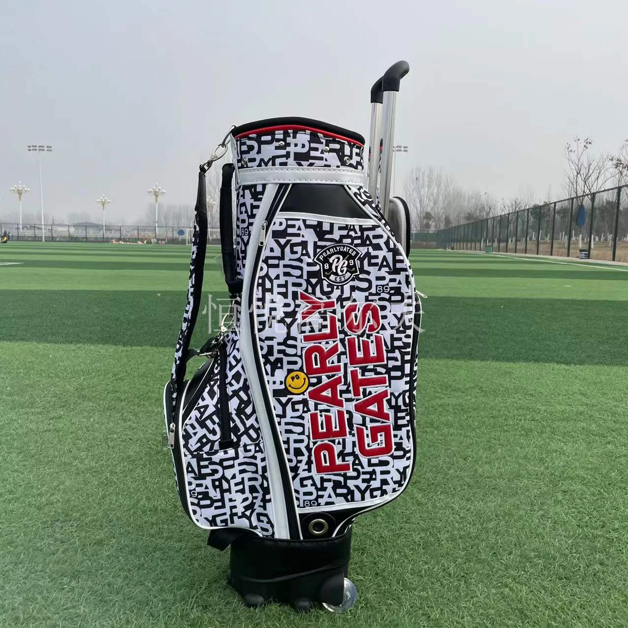 PG Golf Bag Trolley Bag Tug Ball Bag Unisex Golf Equipment Bag Korean Version of the Ball Bag 9 Inch
PG Golf Bag Trolley Bag Tug Ball Bag Unisex Golf Equipment Bag Korean Version of the Ball Bag 9 Inch