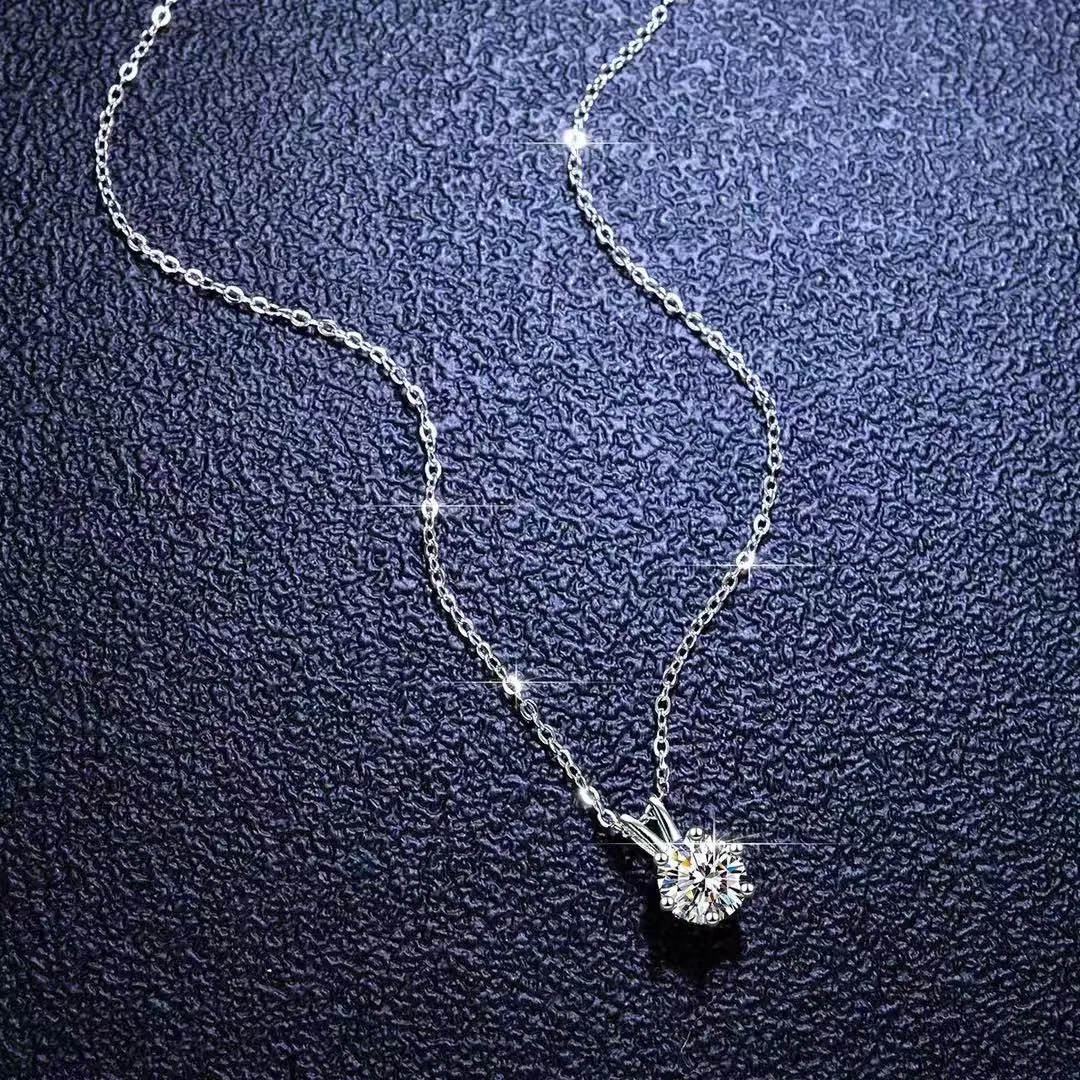 2022 Trendy Sterling Silver 1ct D Color Moissanite Pendant Necklace for Women Jewelry Platinum 6 Prong Clavicle Necklace Gift
2022 Trendy Sterling Silver 1ct D Color Moissanite Pendant Necklace for Women Jewelry Platinum 6 Prong Clavicle Necklace Gift