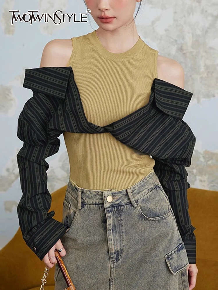 TWOTWINSTYLE Colorblock Casual T Shirts For Women Round Neck Long Sleeve Cold Shoulder Temperament Slimming T Shirt Female New
TWOTWINSTYLE Colorblock Casual T Shirts For Women Round Neck Long Sleeve Cold Shoulder Temperament Slimming T Shirt Female New