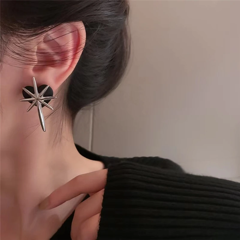 Серьги-подвески женские геометрической формы, простые Висячие Ювелирные украшения со звездами, крутыми забавными блестящими черными сердечками для девушек и женщин, бижутерия, лидеры продаж
Серьги-подвески женские геометрической формы, простые Висячие Ювелирные украшения со звездами, крутыми забавными блестящими черными сердечками для девушек и женщин, бижутерия, лидеры продаж