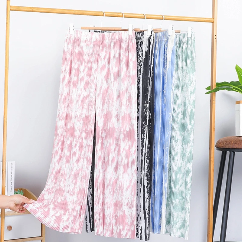 2022 Women Elastic High Waist Trouser Pleated Wide Leg Pant Gradient Striped Print Ice Silk Light Flowy Loose Long Palazzo Pants
2022 Women Elastic High Waist Trouser Pleated Wide Leg Pant Gradient Striped Print Ice Silk Light Flowy Loose Long Palazzo Pants