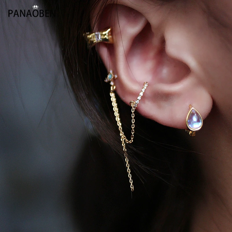 Женские серьги-капельки из серебра 925 пробы с фианитами 
Женские серьги-капельки из серебра 925 пробы с фианитами