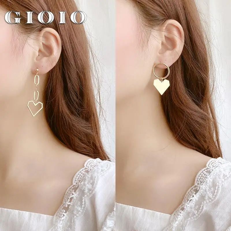 Hollow love earrings niche design trend high-end sense asymmetric temperament simple party earrings sequins fashion accessories
Hollow love earrings niche design trend high-end sense asymmetric temperament simple party earrings sequins fashion accessories