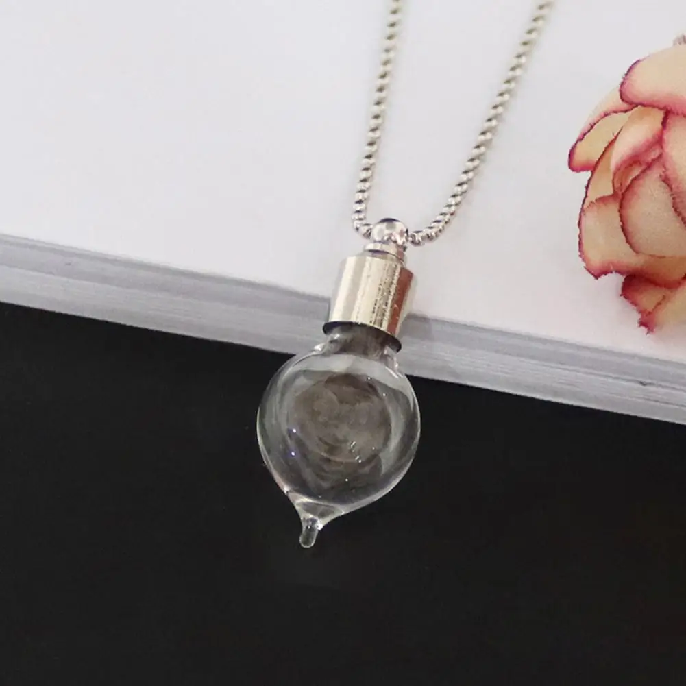 Creative DIY Necklace Smooth Lightweight Unisex Mini Glass Bottle Charm Pendant Necklace Gift Unisex Necklace Daily Wear
Creative DIY Necklace Smooth Lightweight Unisex Mini Glass Bottle Charm Pendant Necklace Gift Unisex Necklace Daily Wear