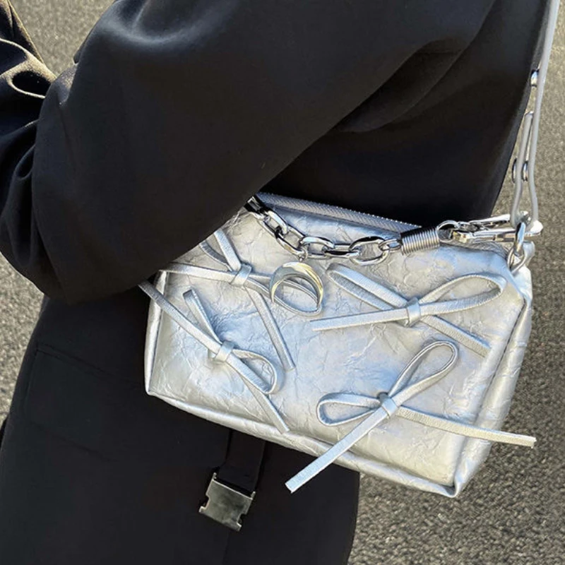 Fashion Bow Women's Small Square Shoulder Bag Solid Color Pu Leather Female Underarm Bags Ladies Chain Clutch Handbags Purse
Fashion Bow Women's Small Square Shoulder Bag Solid Color Pu Leather Female Underarm Bags Ladies Chain Clutch Handbags Purse