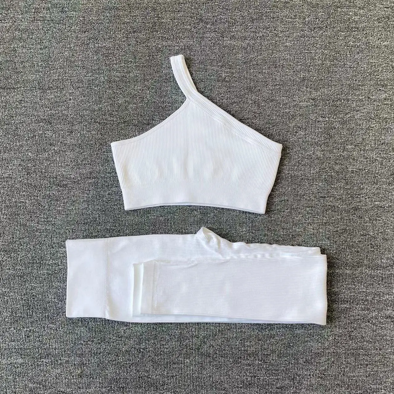 Seamless Women Yoga Set Workout Sportswear Two-piece Gym Clothing Fitness One Shoulder Top High Waist Leggings Sports Suits
Seamless Women Yoga Set Workout Sportswear Two-piece Gym Clothing Fitness One Shoulder Top High Waist Leggings Sports Suits