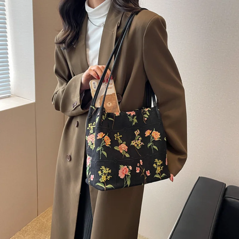 Luxury Brand Large Flowers Tote Bag 2023 New High-quality Fabric Women's Designer Handbag High Capacity Shoulder Bags
Luxury Brand Large Flowers Tote Bag 2023 New High-quality Fabric Women's Designer Handbag High Capacity Shoulder Bags