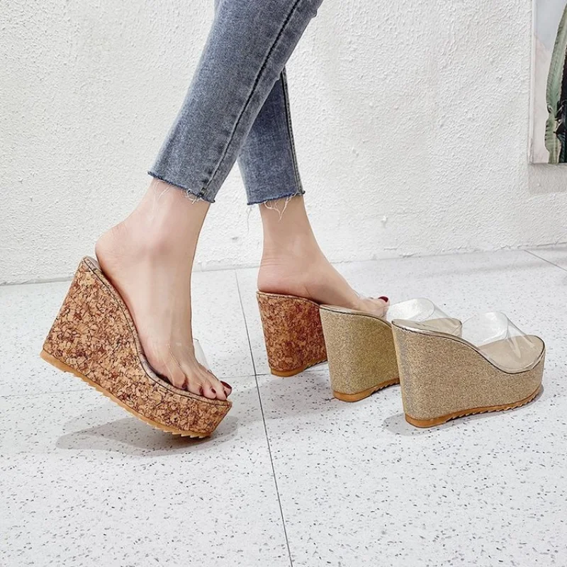 Женские Водонепроницаемые ботильоны на платформе, зимние теплые ботинки из искусственной кожи с хлопковой подкладкой, плюшевые ботинки 
Женские Водонепроницаемые ботильоны на платформе, зимние теплые ботинки из искусственной кожи с хлопковой подкладкой, плюшевые ботинки