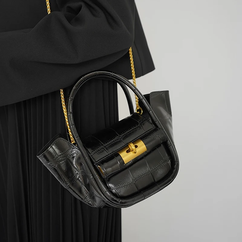 High Quality Simple Fashion Lock Tote Bag Personality Geometric Shoulder Crossbody Bag Crocodile Print Leather Underarm Tote Bag
High Quality Simple Fashion Lock Tote Bag Personality Geometric Shoulder Crossbody Bag Crocodile Print Leather Underarm Tote Bag