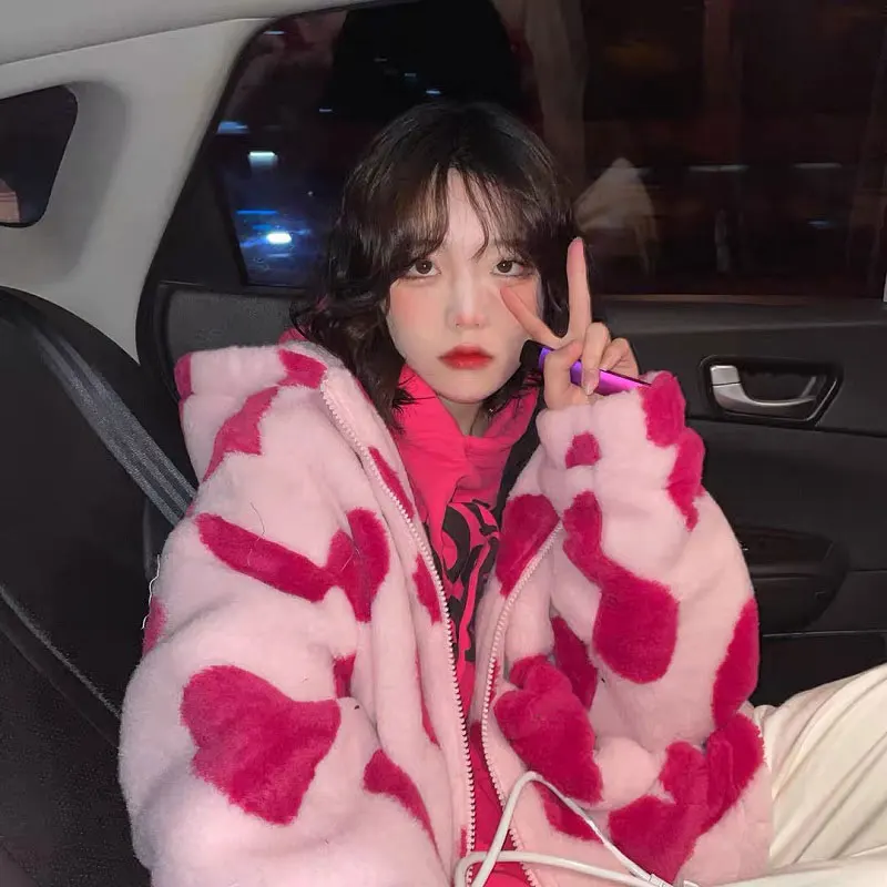 Korean-style Heart-shaped Printed Plush Jacket Women Large Size Long-sleeved Hooded Thickened Warm Couple Streetwear Jacket Tops
Korean-style Heart-shaped Printed Plush Jacket Women Large Size Long-sleeved Hooded Thickened Warm Couple Streetwear Jacket Tops