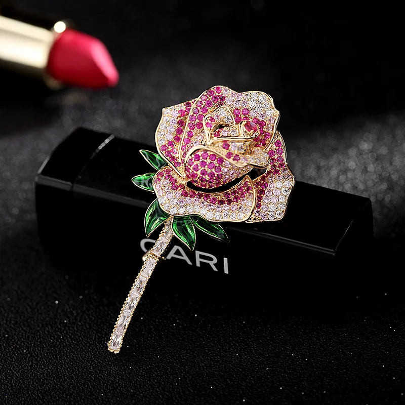 

Роскошная блестящая розовая брошь в виде розы для женщин, золотые броши в форме цветка, корсажный зажим, булавка на лацкан, циркониевая шикарная модная свадебная бижутерия, подарок