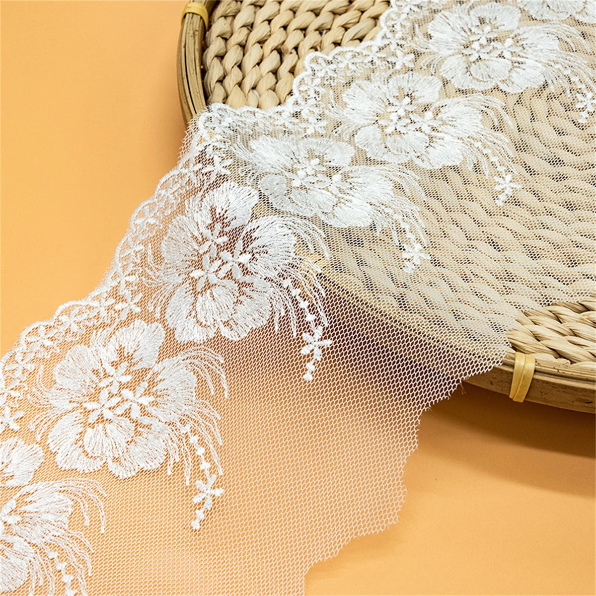 1Yard Embroidery Lace Trim Floral Ribbon Mesh Applique DIY Craft Dresses Sewing
1Yard Embroidery Lace Trim Floral Ribbon Mesh Applique DIY Craft Dresses Sewing