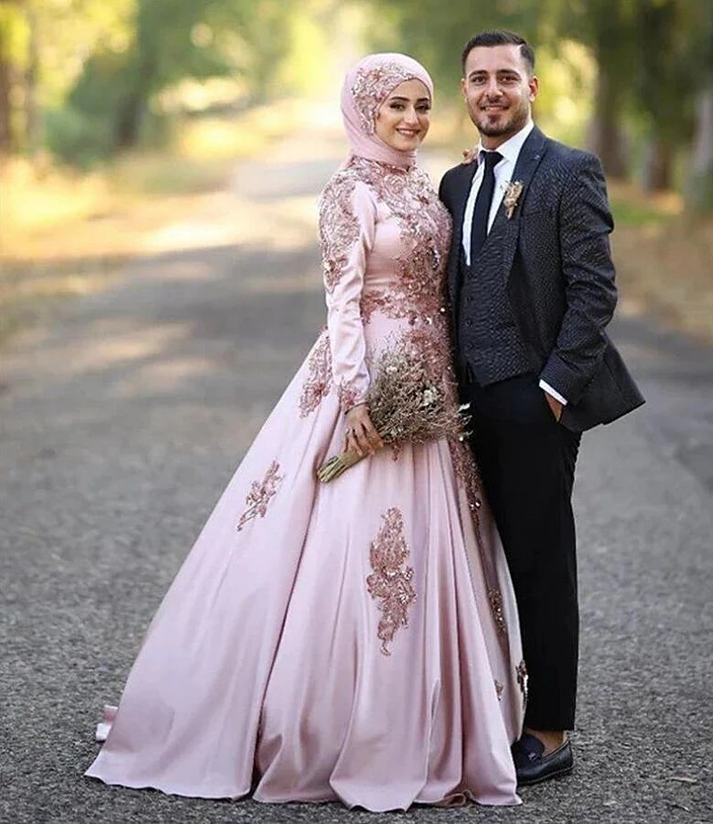 Luxury Muslim Evening Dresses With Beaded Lace Appliques Hijab Long Sleeves A Line Satin Wedding Party Gowns For Women 2023
Luxury Muslim Evening Dresses With Beaded Lace Appliques Hijab Long Sleeves A Line Satin Wedding Party Gowns For Women 2023