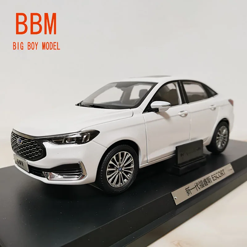 Модель автомобиля эскорт Changan FORD из сплава под давлением в масштабе 1/18, коллекционные игрушки из металла, модель статического дисплея, украшения, игрушки для мальчиков
Модель автомобиля эскорт Changan FORD из сплава под давлением в масштабе 1/18, коллекционные игрушки из металла, модель статического дисплея, украшения, игрушки для мальчиков